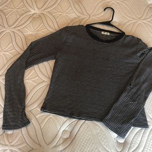 MEDIUM Striped blue & white long sleeve shirt